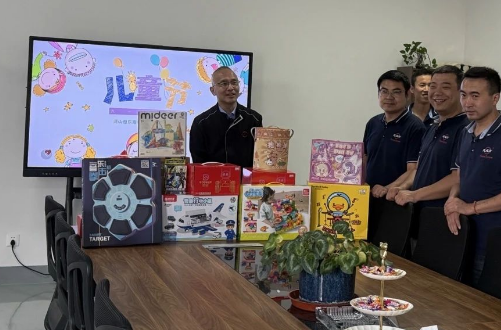 寶貝，希望你永遠(yuǎn)童心童趣童夢(mèng)，兒童節(jié)快樂(lè)！