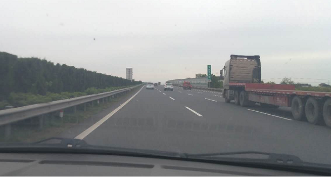 普樂斯前往解決別家等離子表面處理機(jī)途中-普樂斯等離子表面處理