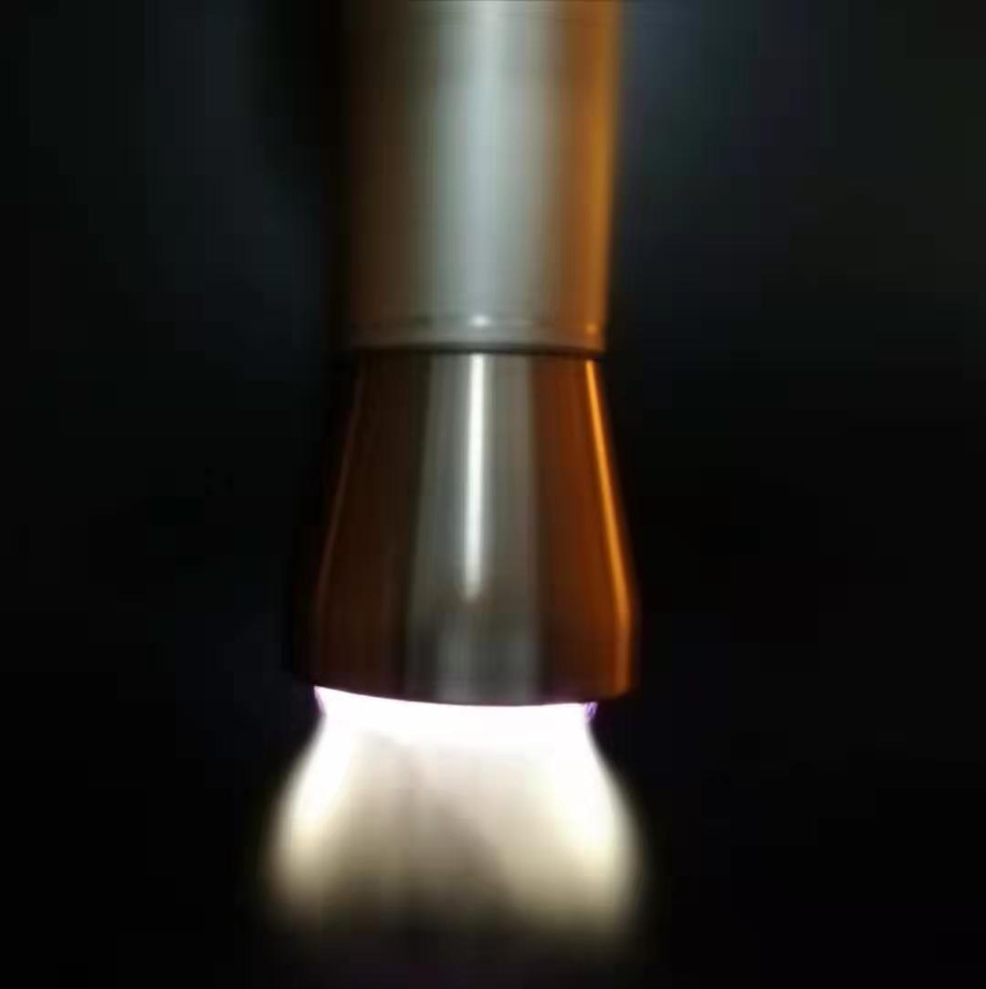 大氣射流等離子清洗機(jī)等離子體焰-普樂斯