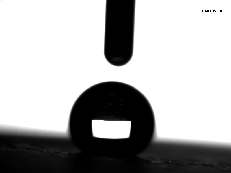 PET無(wú)塵布在等離子聚合處理后水滴角度數(shù)為135°-普樂(lè)斯